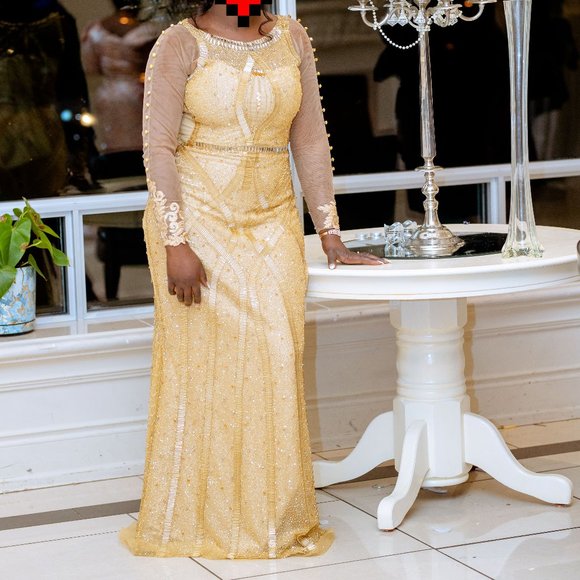 Gold dress - Picture 1 of 4